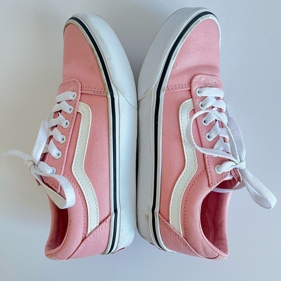 Vans Girls Light Pink Old Skool Skate Sneaker Size 2 5 Unisex - Picture 3 of 8